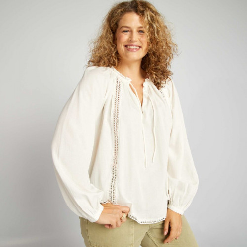 Blouse unie volantée et ajourée - Beige