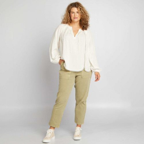 Blouse unie volantée et ajourée - Beige