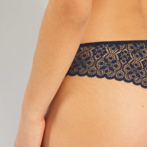 Tanga micro et dentelle - Bleu marine